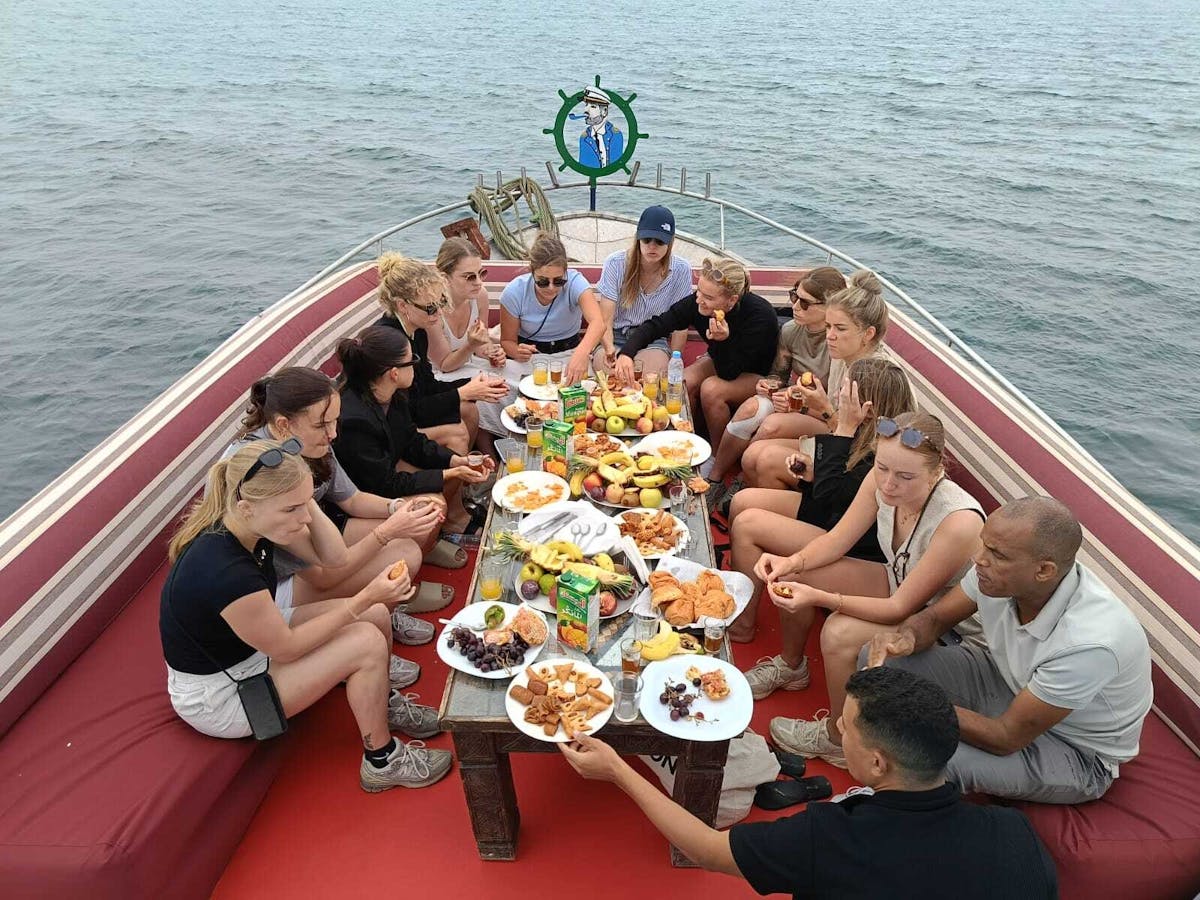 Boottocht vanaf een halve dag met BBQ lunch vanuit Agadir en Taghazout