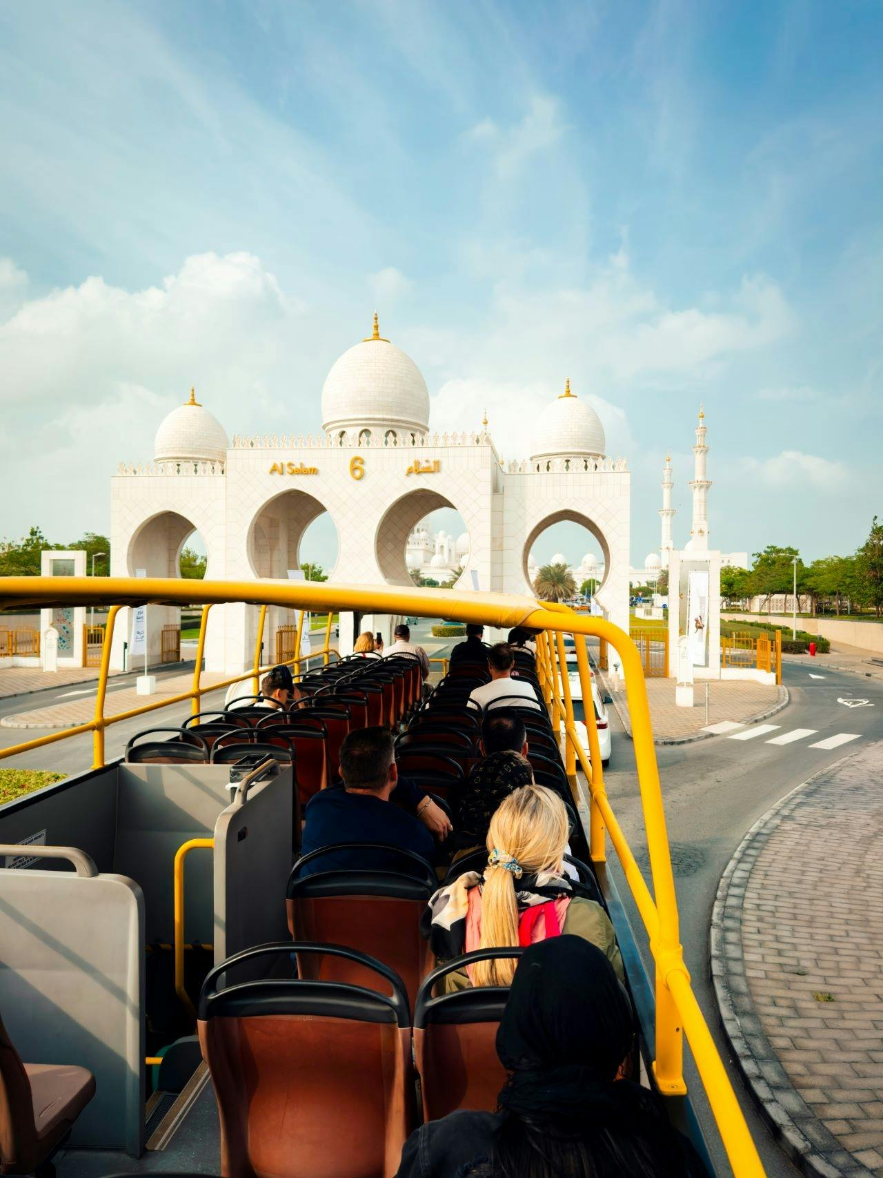 Tour in autobus hop-on hop-off di Abu Dhabi con City Sightseeing