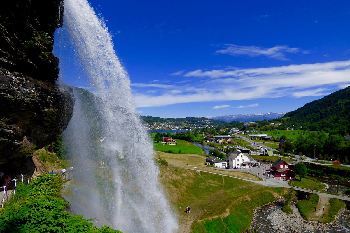 Hardangerfjord en watervallen bustour met appeltaart vanuit Bergen