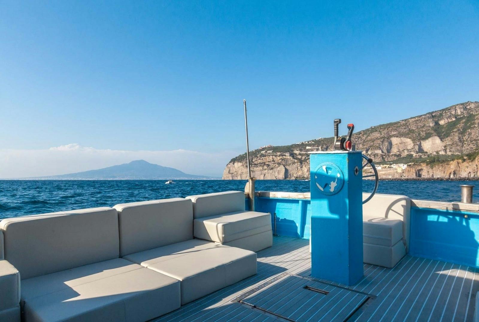 Full-day Capri island Boat tour with lunch