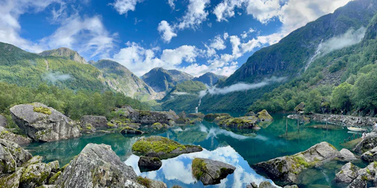 Easy hike to Bondhus Glacier Lake with lunch in Rosendal from Bergen