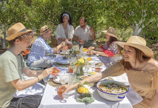 Picnic en la campiña siciliana y visita a una granja tradicional