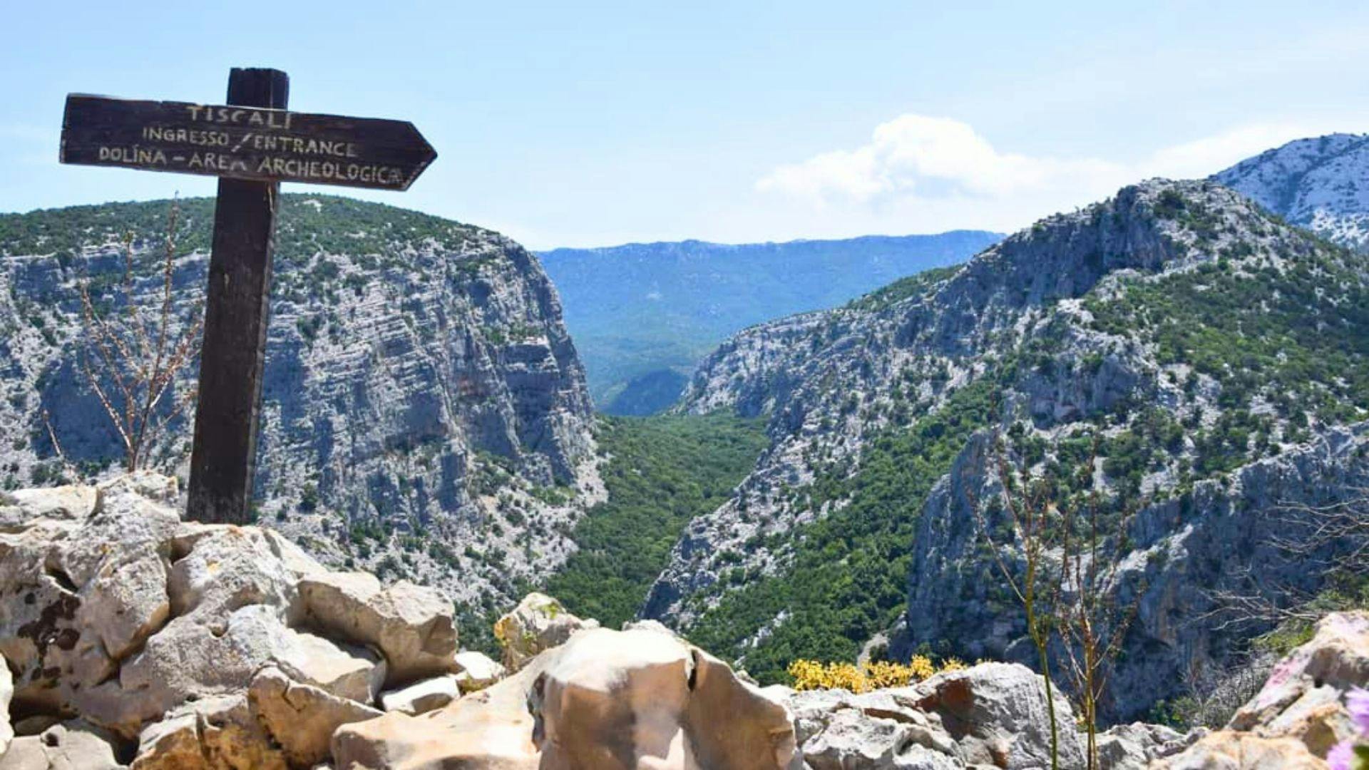 Trekkingtour durch das Dorf Tiscali von Oliena aus mit Verkostung lokaler Speisen