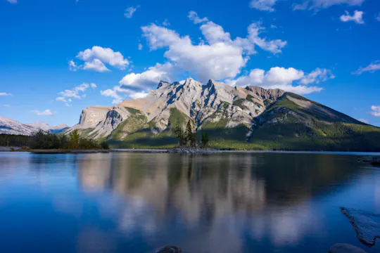 Caminhada no Lago Minnewanka e experiência do pôr do sol nos Lagos Vermilion