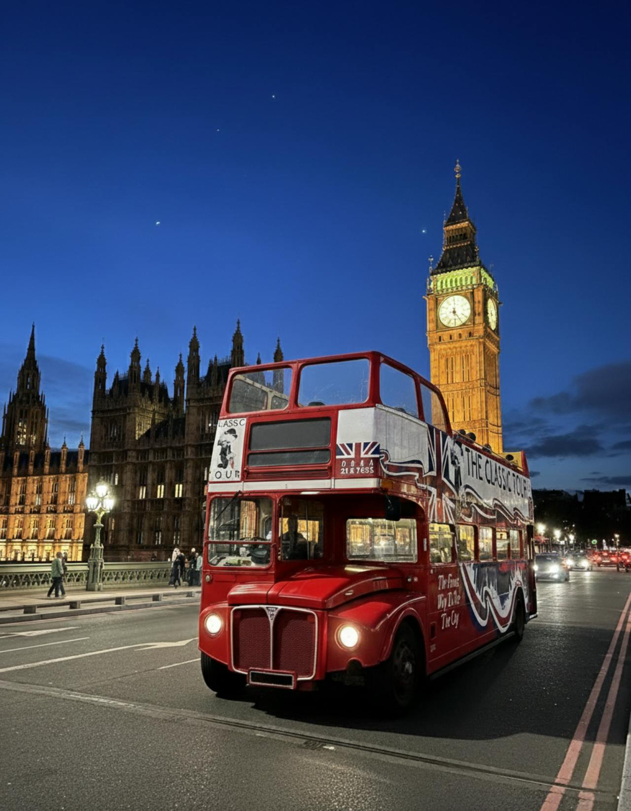 Vintage open-top bus night tour with live guide in London