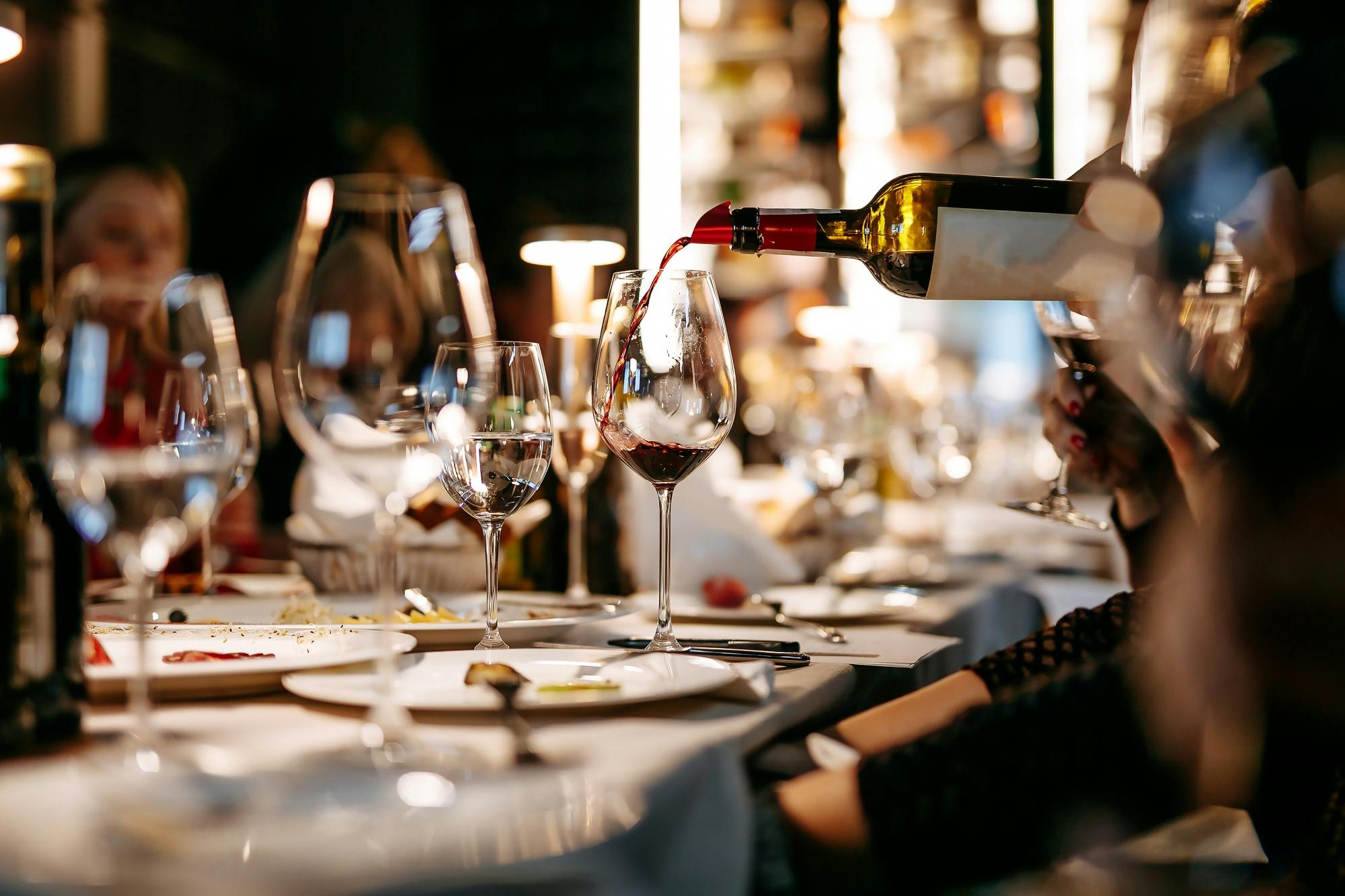 Geführte Weinverkostung und Essen in der Nähe des Pantheons