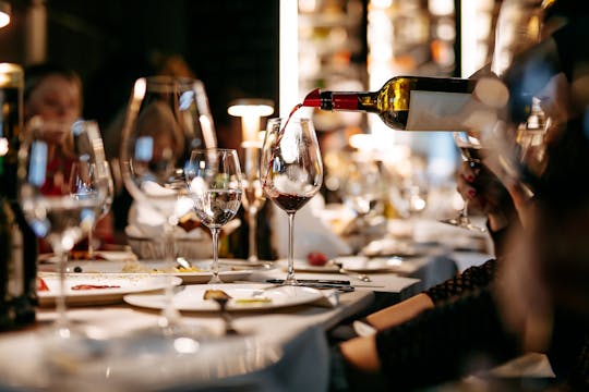 Guided wine tasting and food pairing dinner near the Pantheon