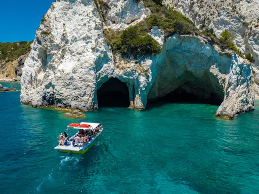 Glass-bottom boat tour of southern Zante’s highlights
