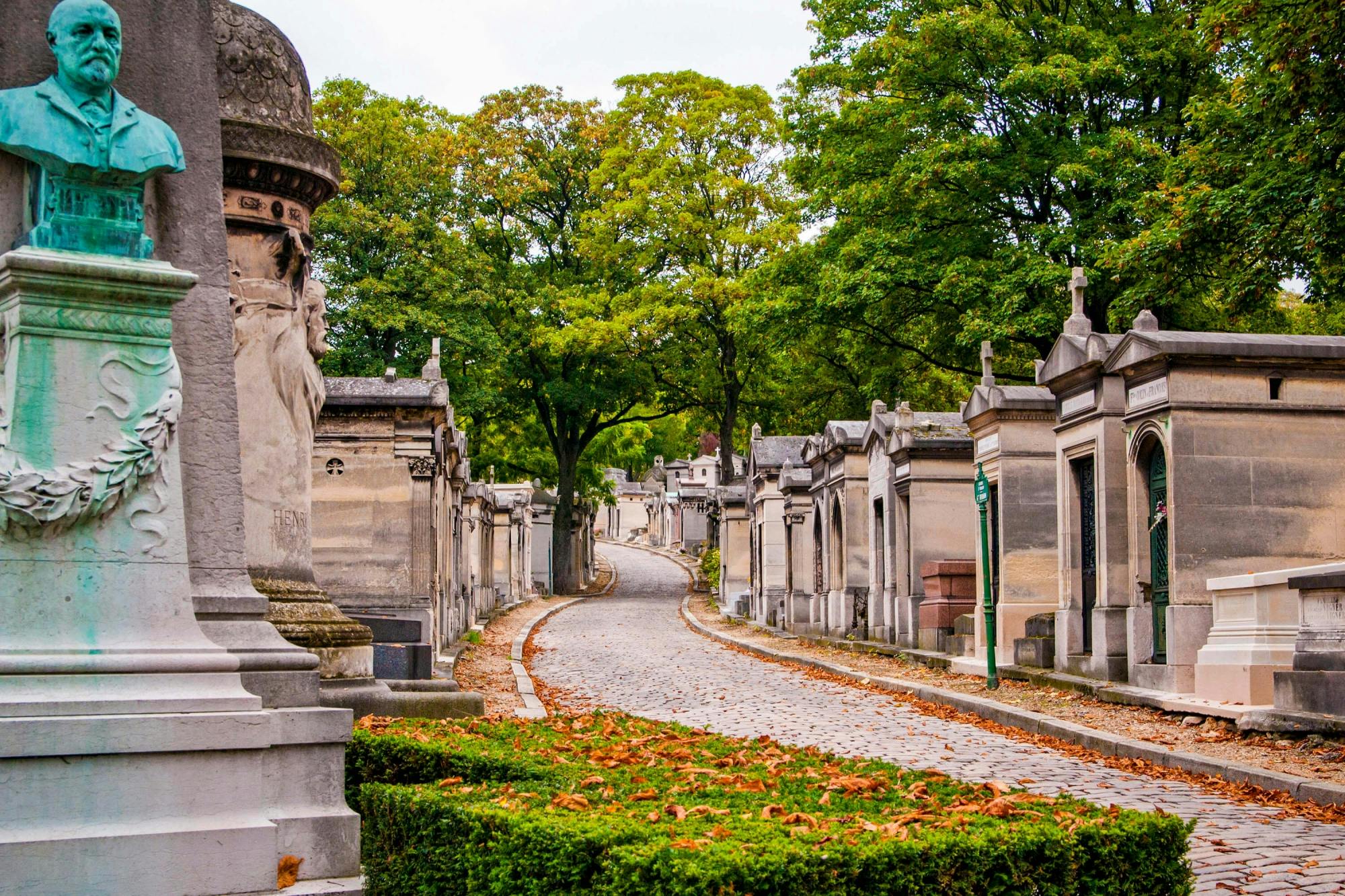Père-Lachaise Cemetery self-guided audio tour app