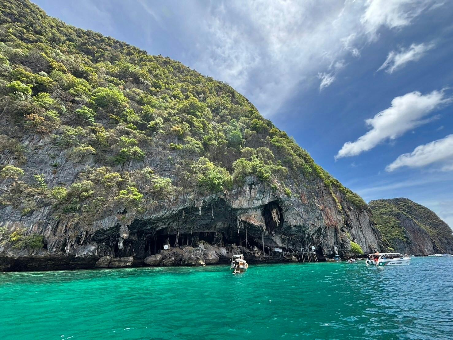 Full-day Phi Phi Islands speedboat tour with buffet lunch
