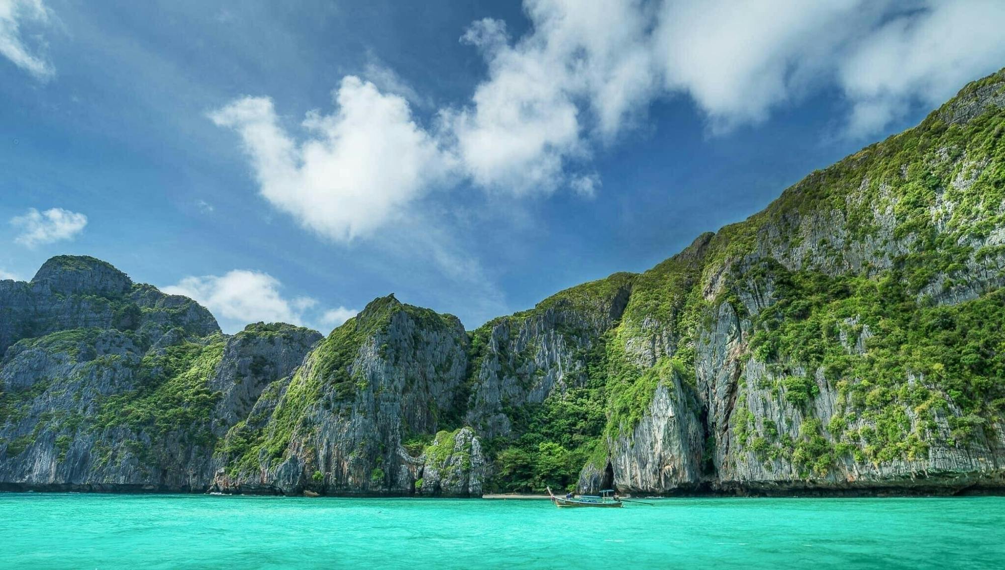 Full-day Phi Phi Islands speedboat tour with buffet lunch