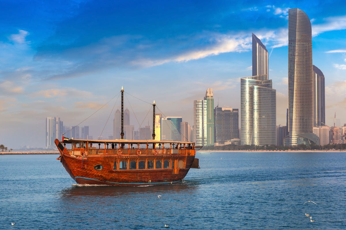 Koninklijke dinercruise vanaf 2 uur in Abu Dhabi op Yas Island