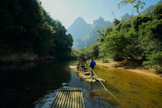 Journée à Khao Sok : sanctuaire d'éléphants et radeau en bambou 