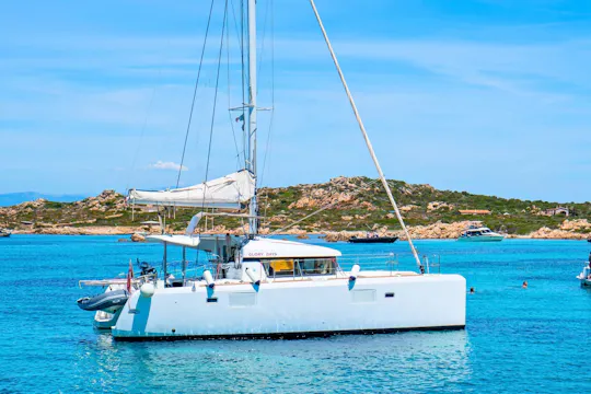 Catamaran tour in La Maddalena archipelago with lunch