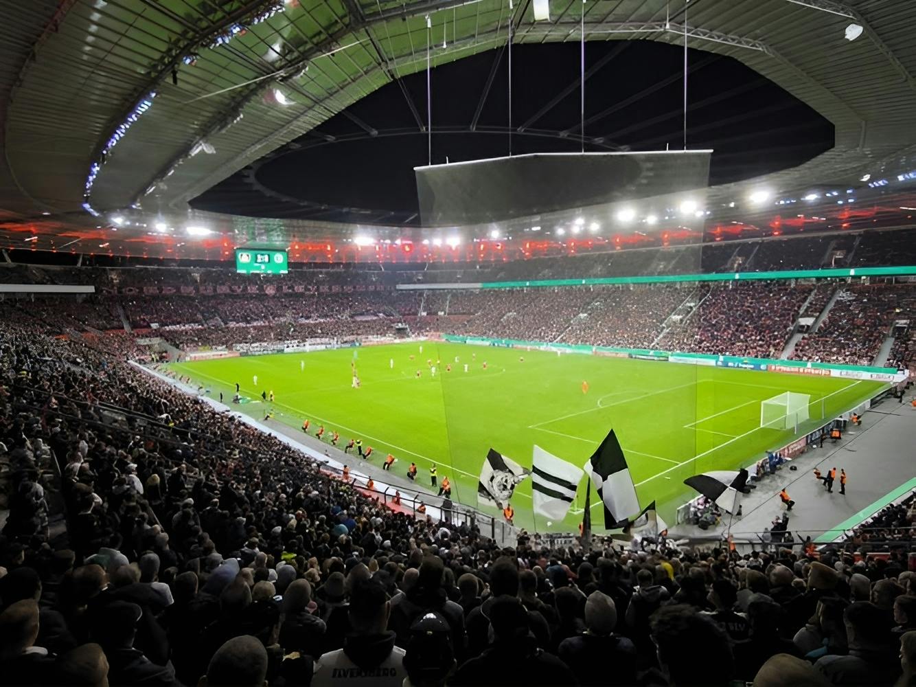 Fußballspiel von Bayer Leverkusen in der BayArena