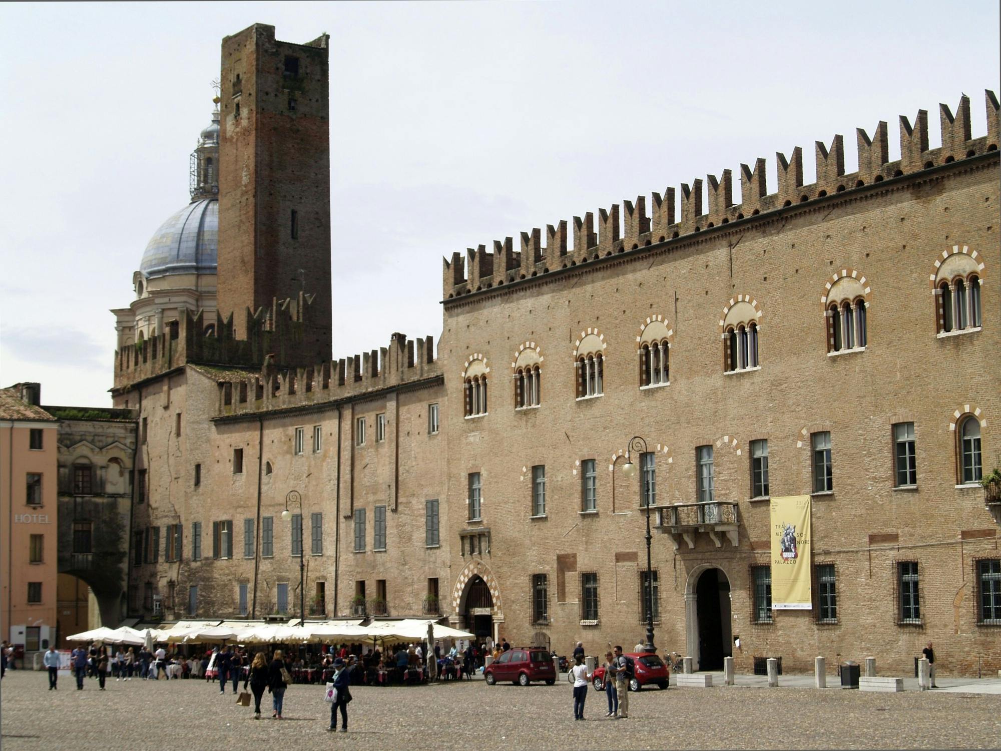 Medieval Mantua guided tour with Lake Garda boat trip