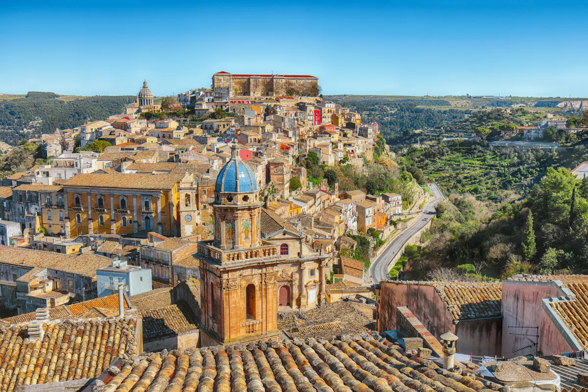 Guided tour through the alleys of Modica and Ragusa Ibla from Syacuse