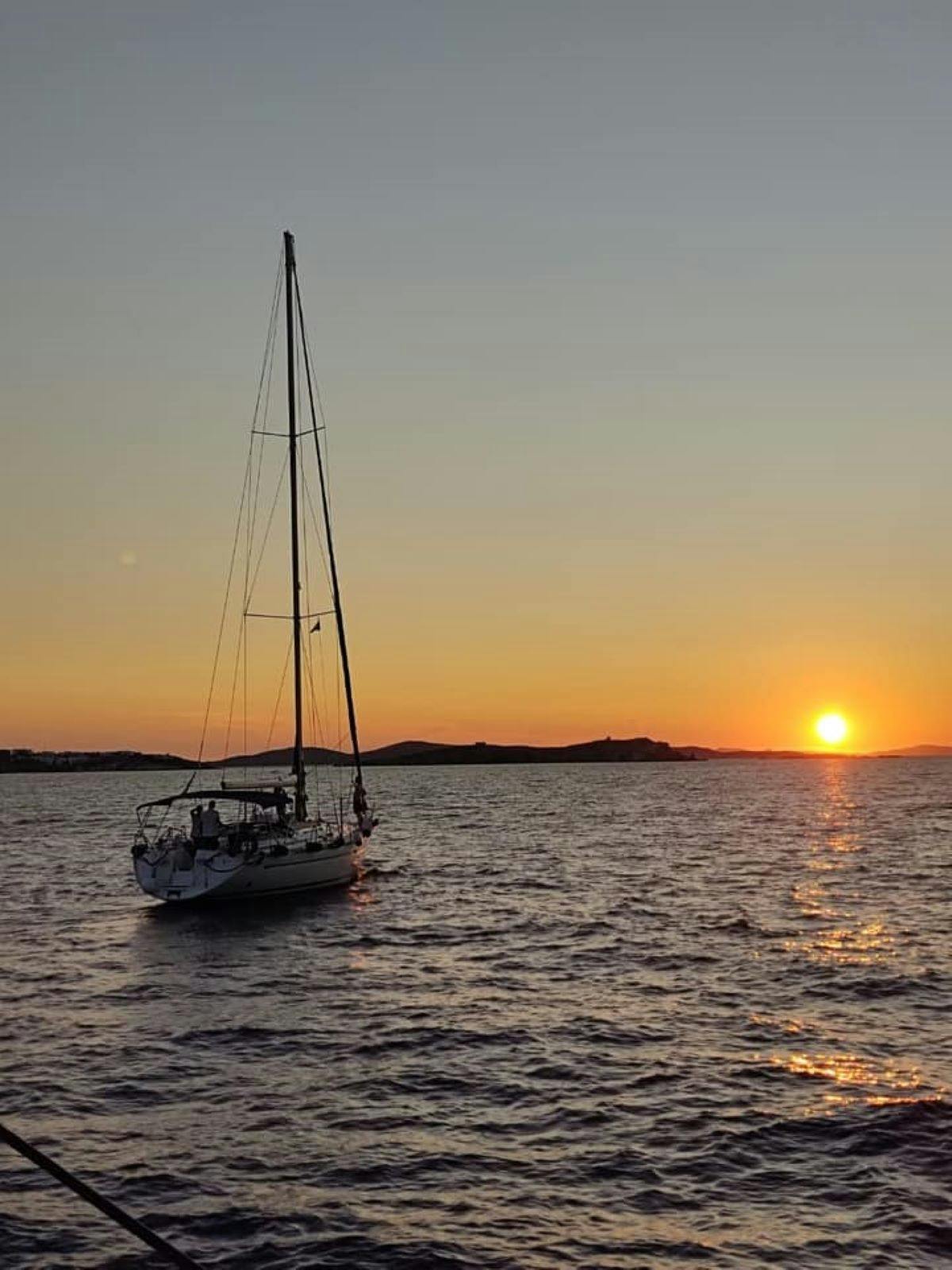 Mykonos sunset sailing tour