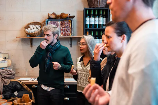 Bordeaux food and wine tour with authentic artisan flavours