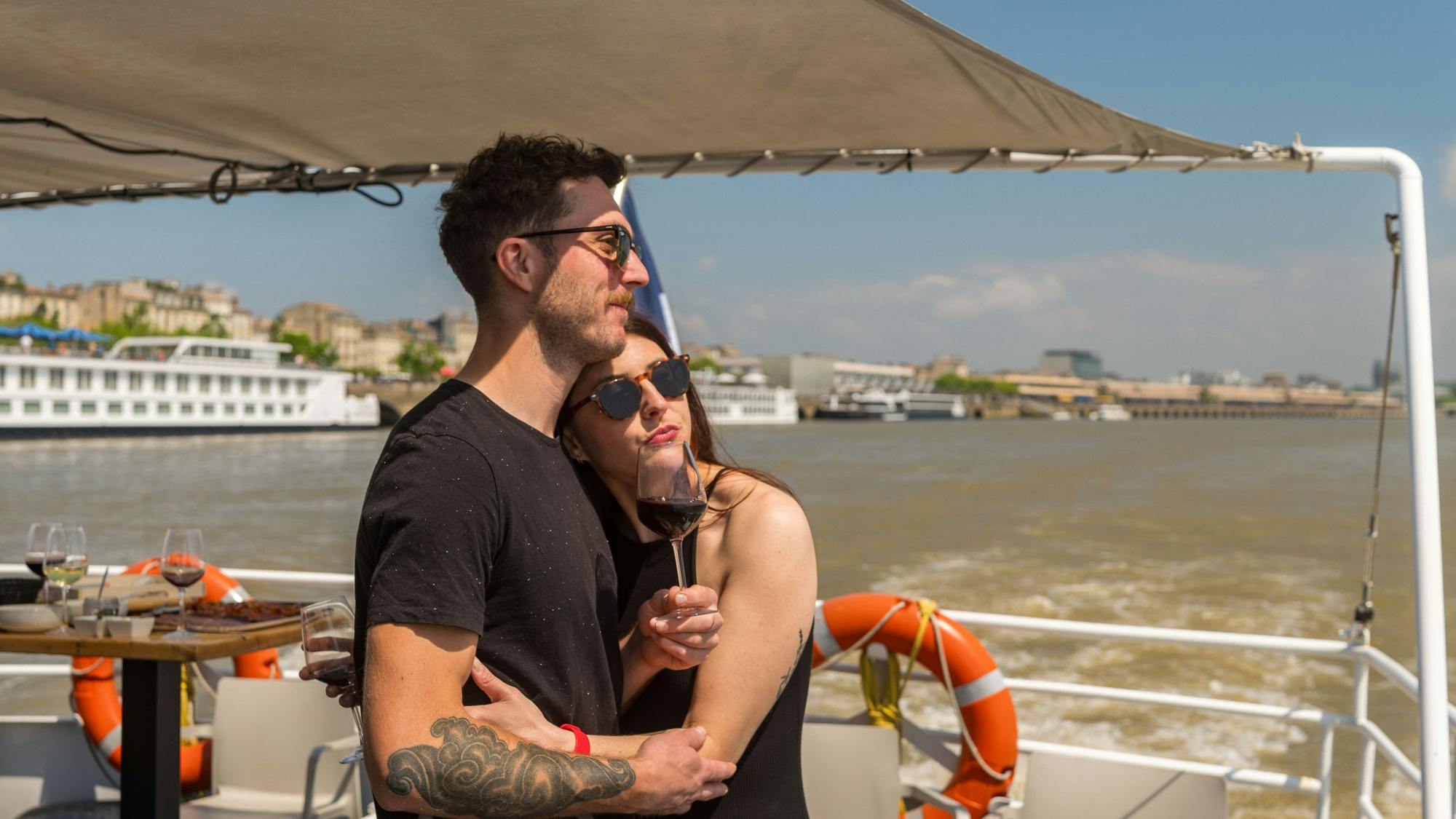 Visite du marché de Bordeaux et croisière fluviale gastronomique