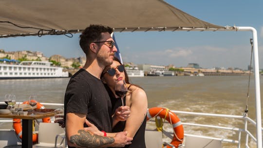 Bordeaux farmers market tour and gourmet river cruise