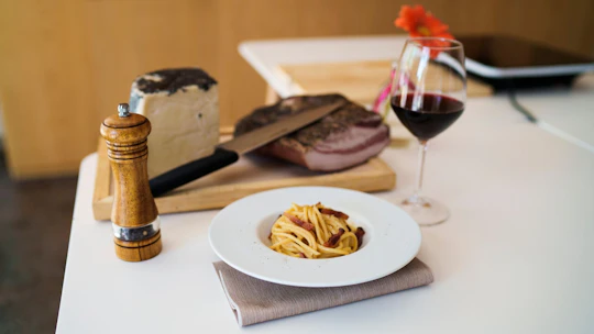 Real carbonara cooking class in Olbia