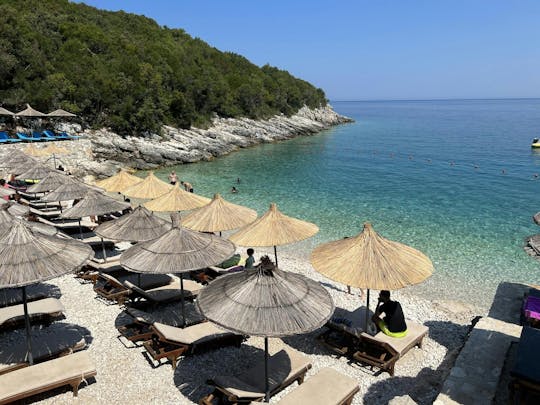 Excursão à gruta de Haxhi Ali e à praia de Saint Vasil a partir de Vlore