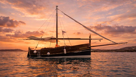 Aperitif on a sailing ship to La Pelosa from Stintino