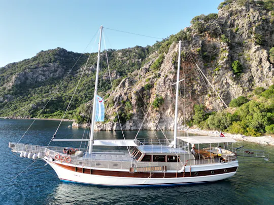Rejs przyjazny dla rodzin łodzią typu gulet z Marmaris