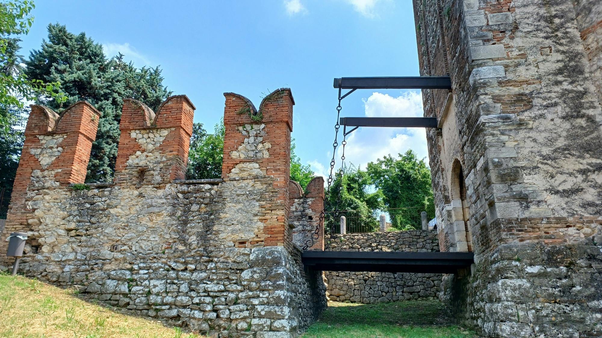 Classic Italian wine-tasting tour of Soave and Valpolicella