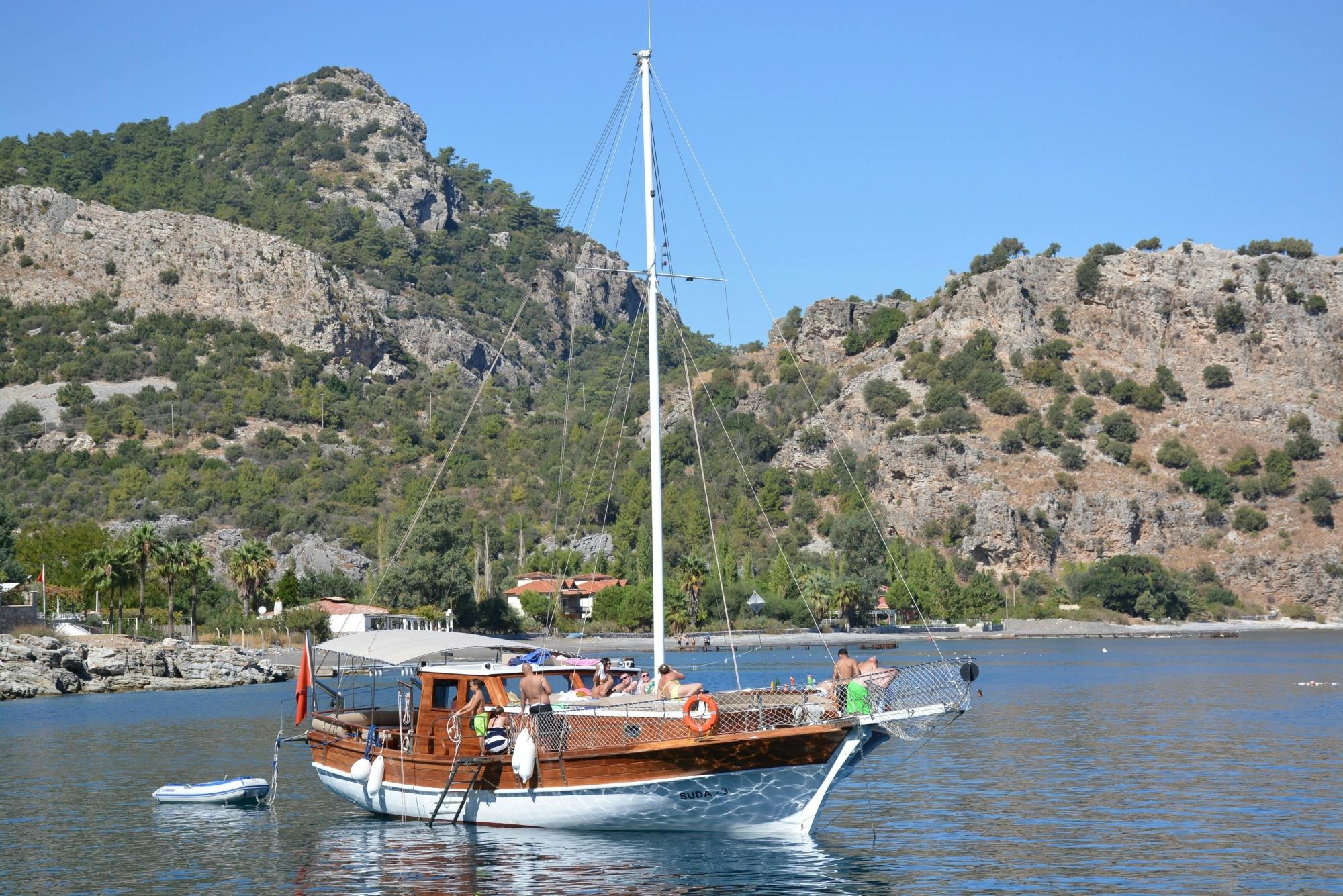 Small-group gulet cruise with lunch and swimming from Turunç