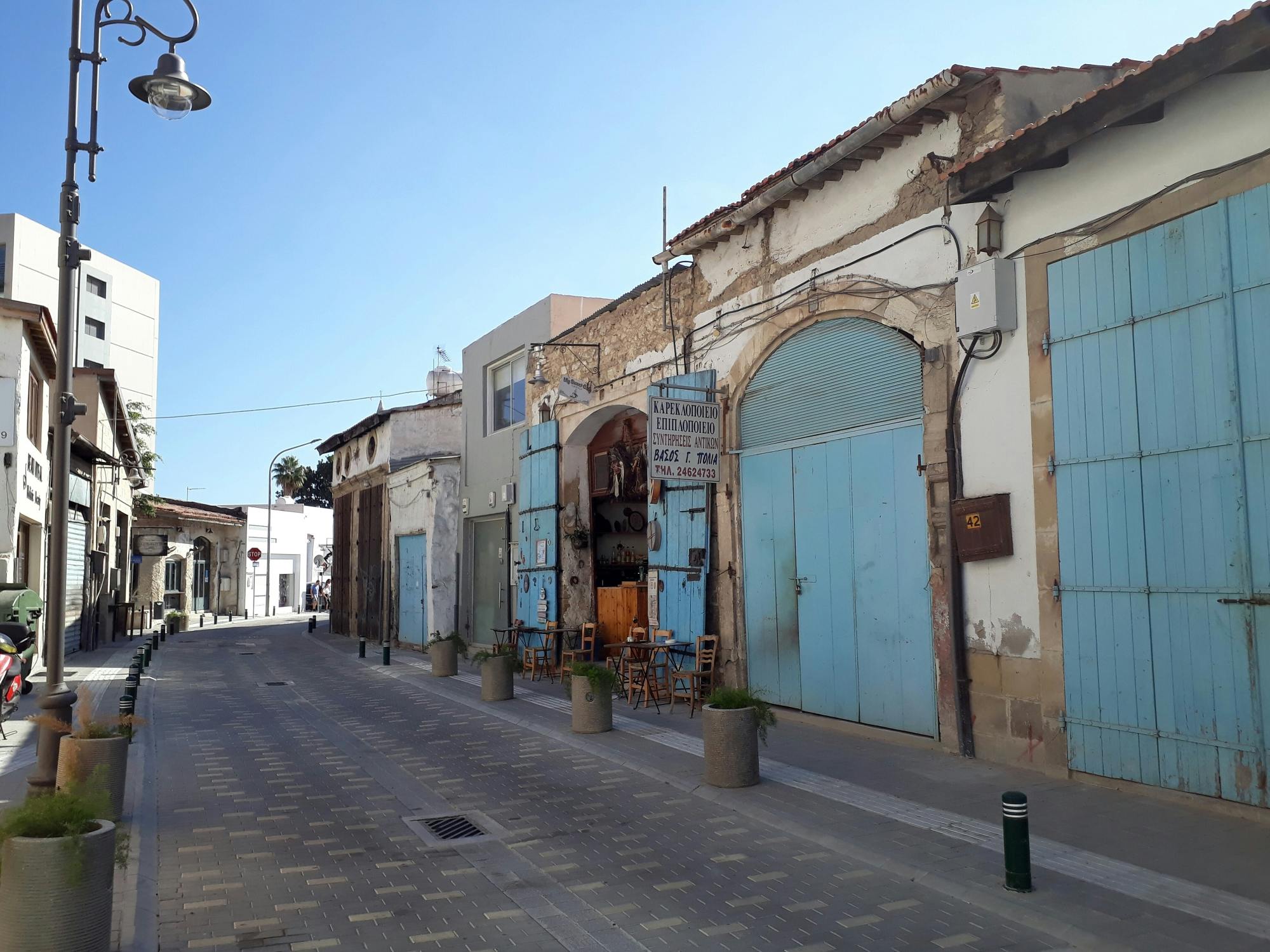 Larnaca Metropolis Mall shopping tour with optional city walk