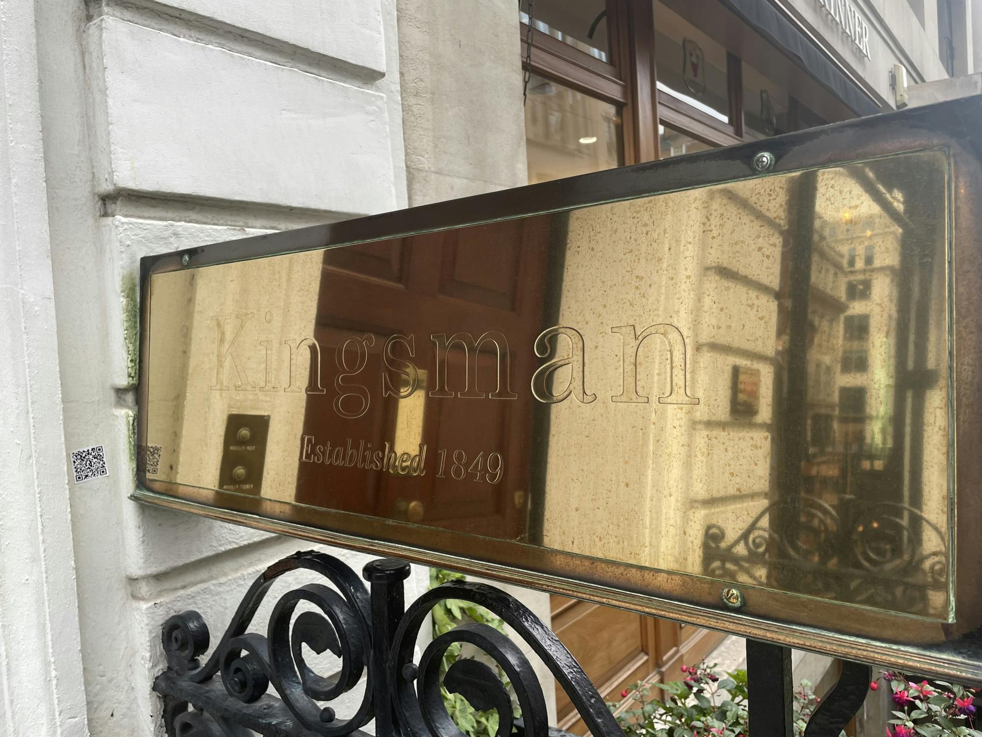 Kingsman tour of London by black taxi