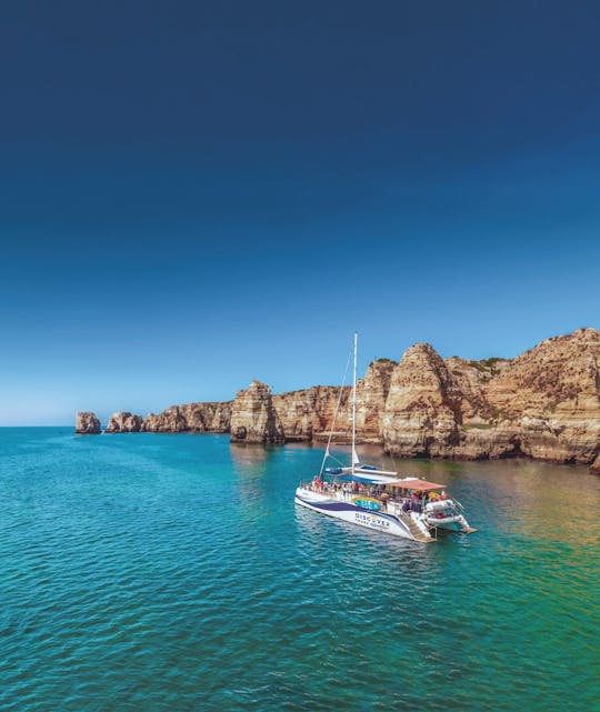 Rejs katamaranem do jaskini Benagil z brunchem z Vilamoura