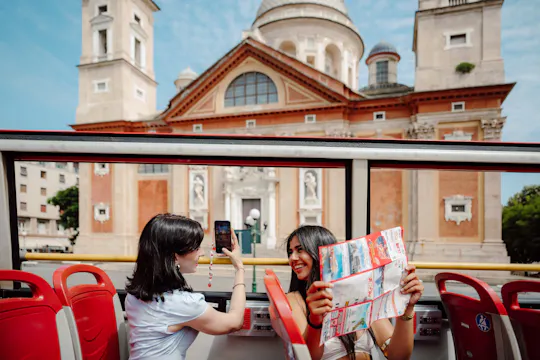 Genua Hop-On Hop-Off-Busticket für 24 oder 48 Stunden