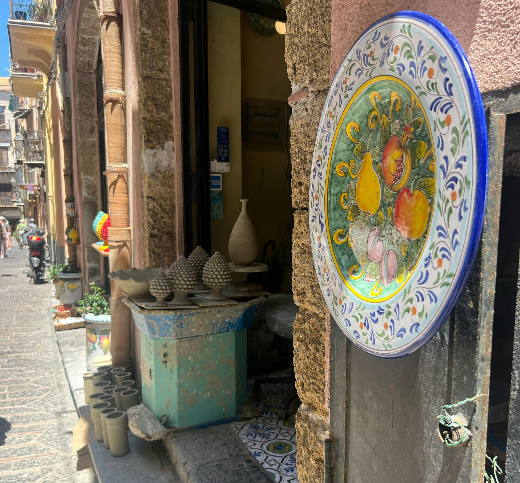 Cefalu walking tour with Sicilian nibbles and Prosecco