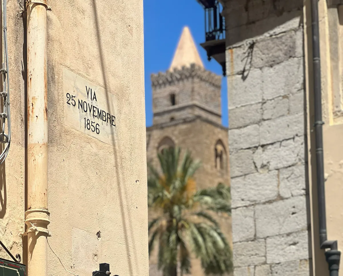 Cefalu walking tour with Sicilian nibbles and Prosecco