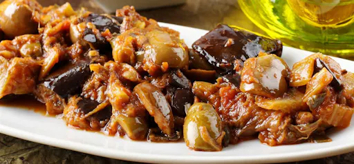 Cefalu walking tour with Sicilian nibbles and Prosecco