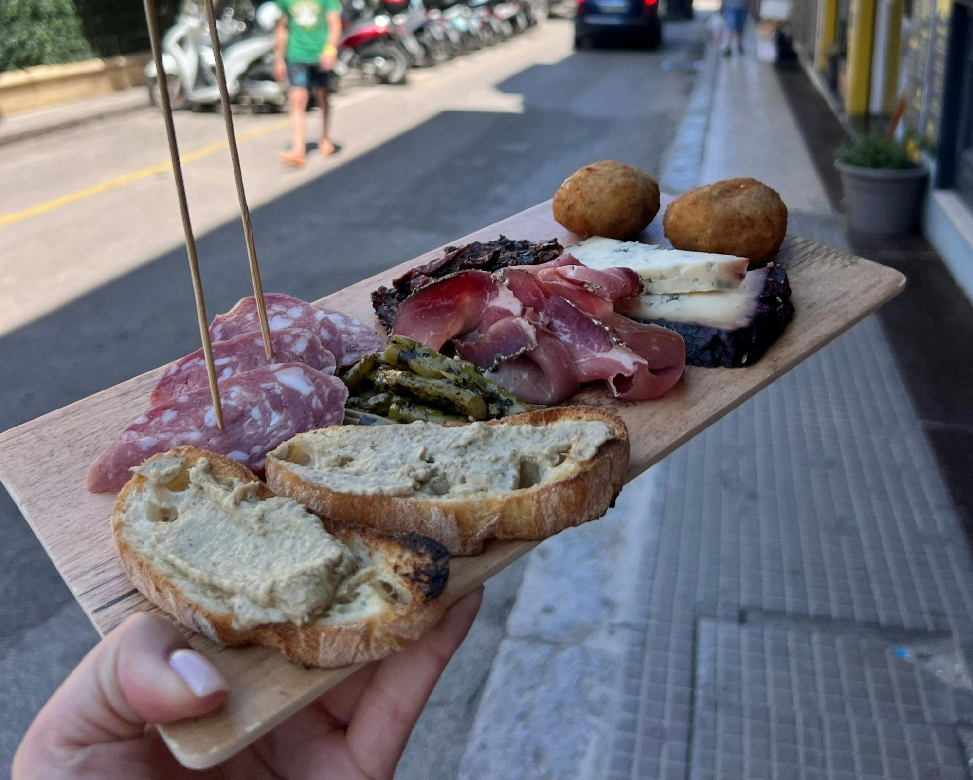 Cefalu walking tour with Sicilian nibbles and Prosecco