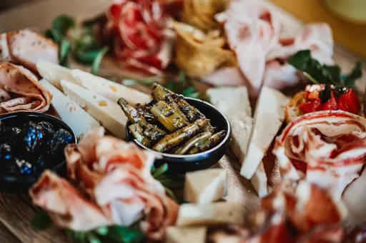 Cefalu walking tour with Sicilian nibbles and Prosecco