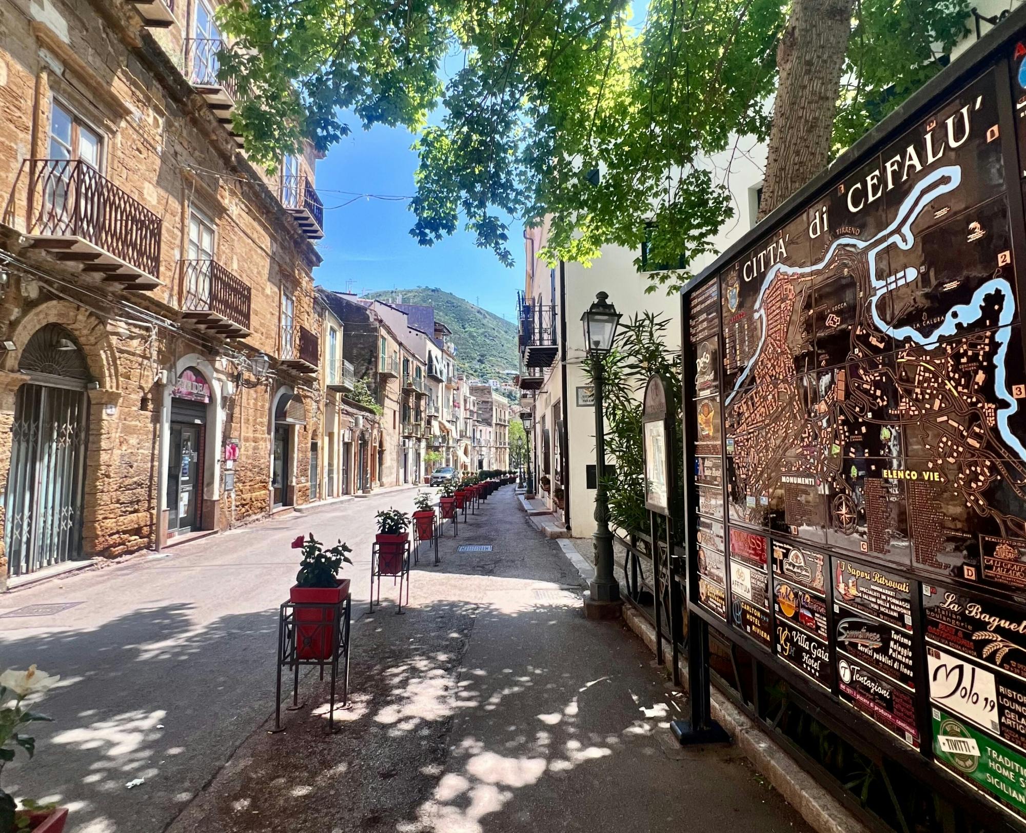 Cefalu walking tour with Sicilian nibbles and Prosecco