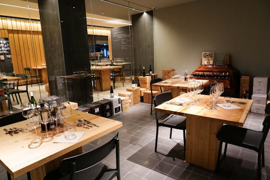 Degustazione di vini dell'Etna ed esperienza culinaria siciliana