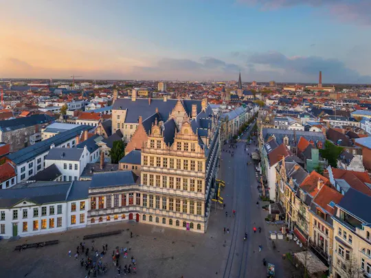 Private architecture walk through Ghent with a local expert