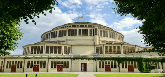 Wrocław walking tour with Centennial Hall