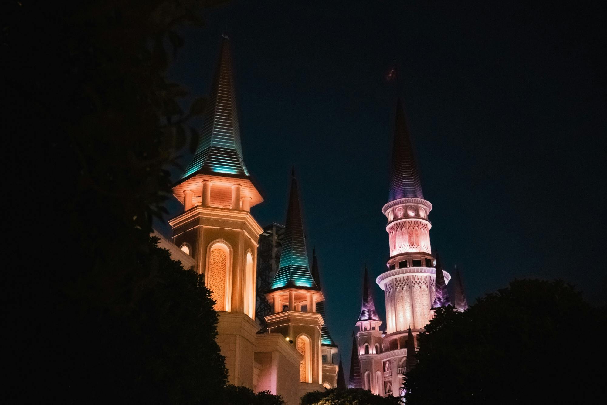 The Land of Legends Shopping Avenue evening shuttle