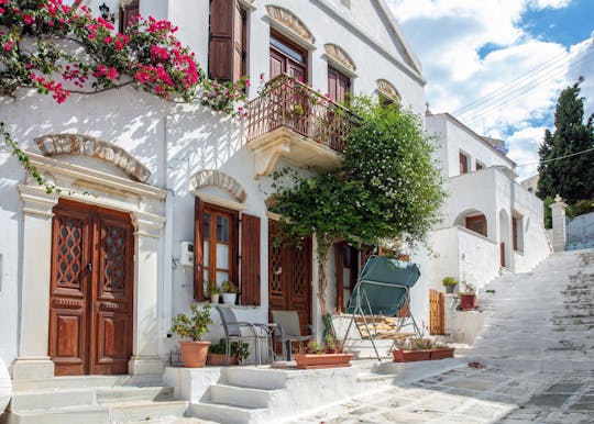 Velada cultural guiada privada en Santorini con espectáculo de baile de Zorba