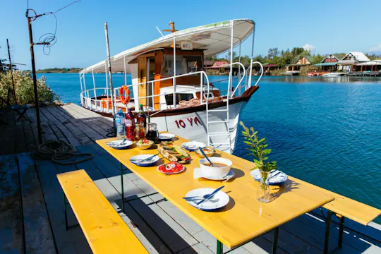 Passeio de barco até ao rio Bojana