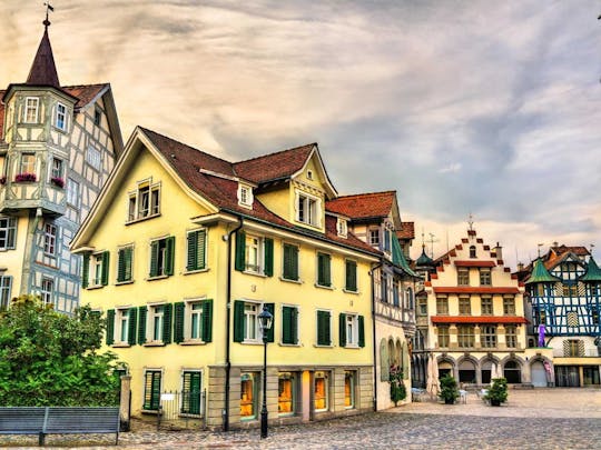 Passeio a pé com um guia local pelos pontos altos da cidade de Biel