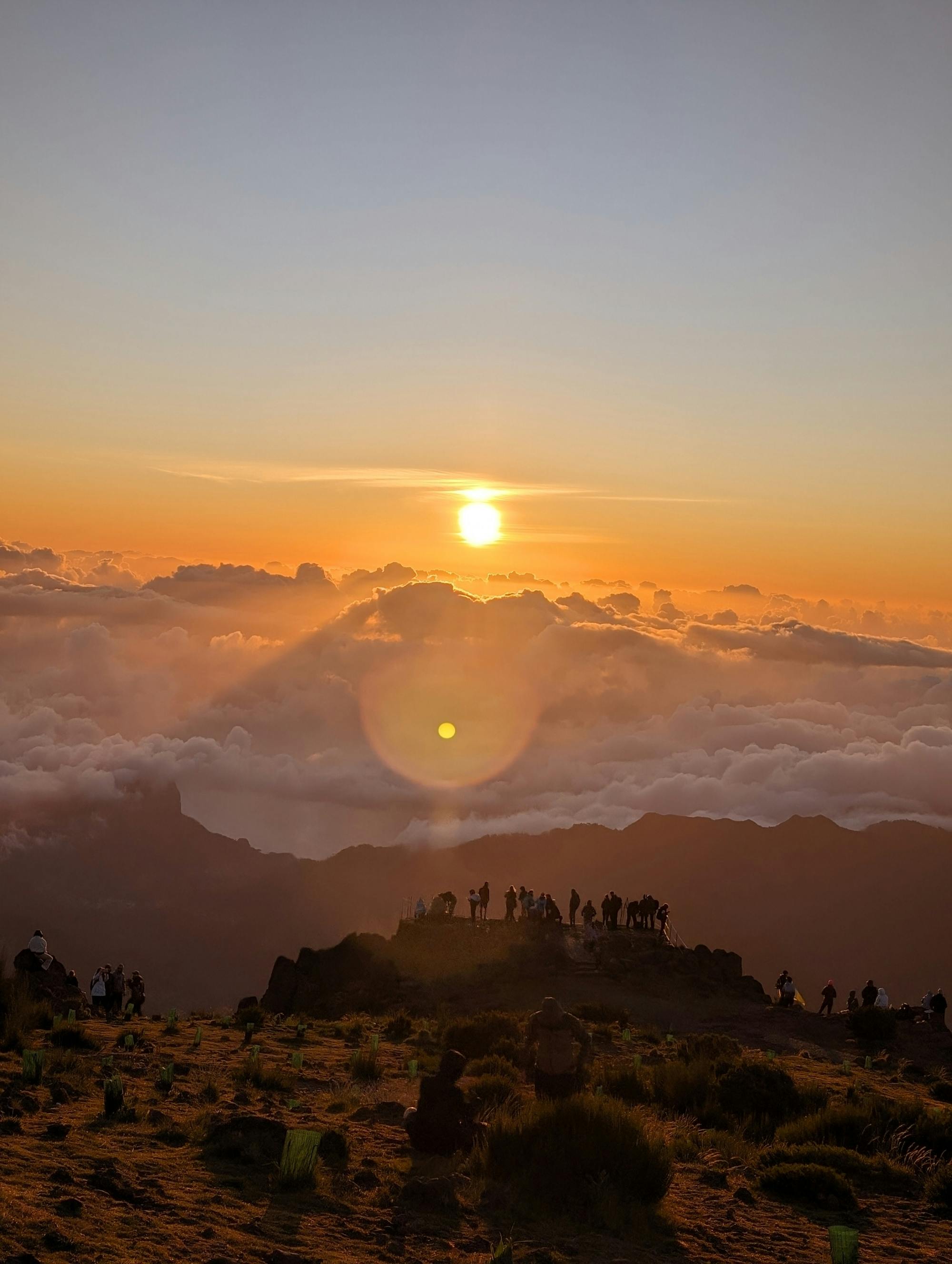 Transfert collectif vers le Pico do Arieiro au lever du soleil