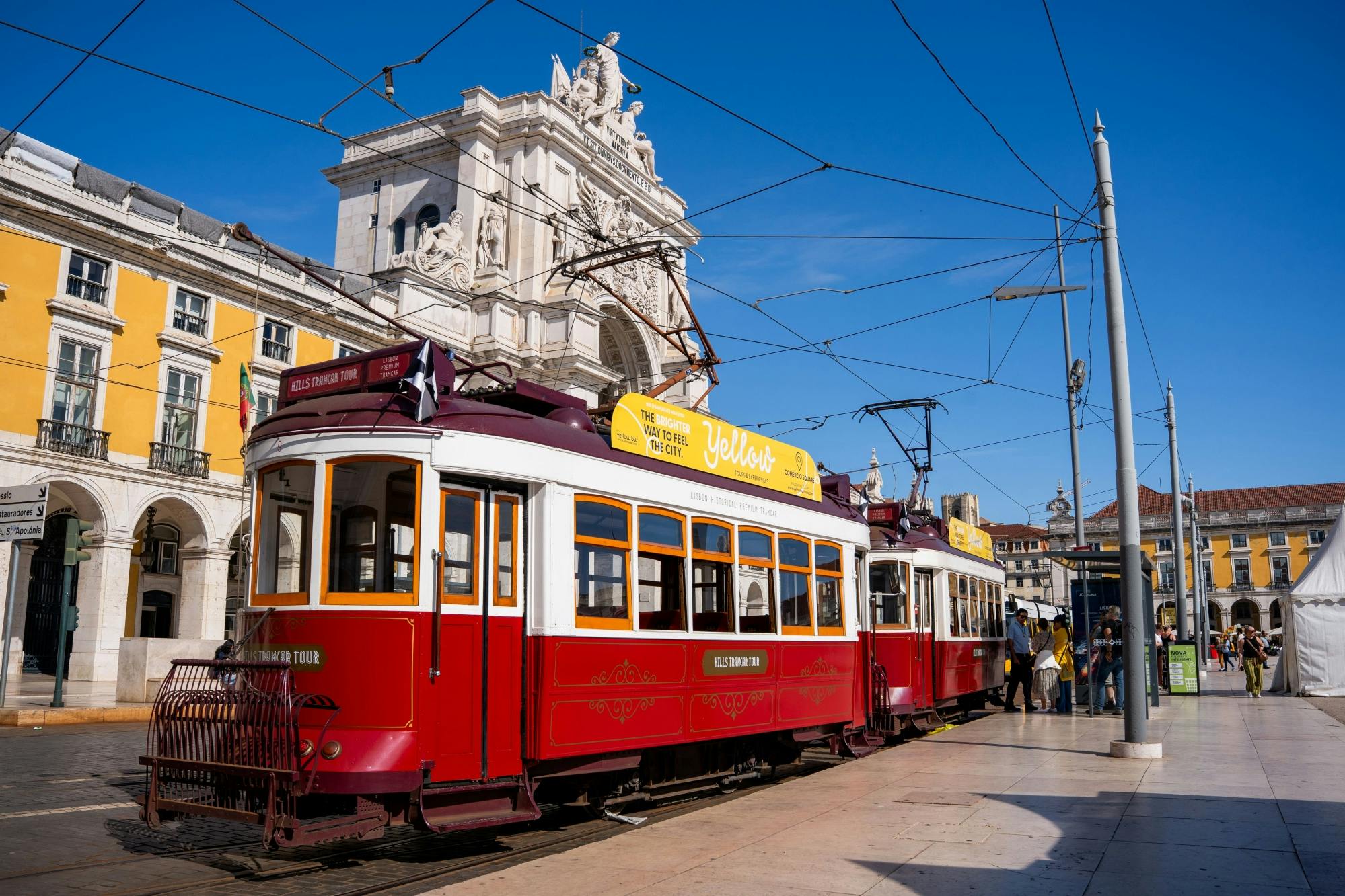 Lisbon bus and tram hop-on hop-off combined tickets